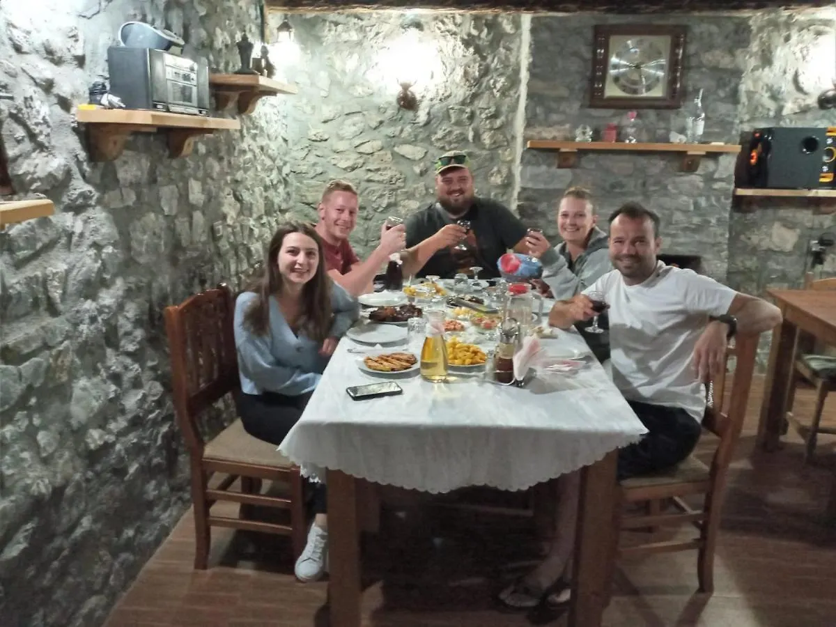Hotel Bujtina Carku Theth Affittacamere