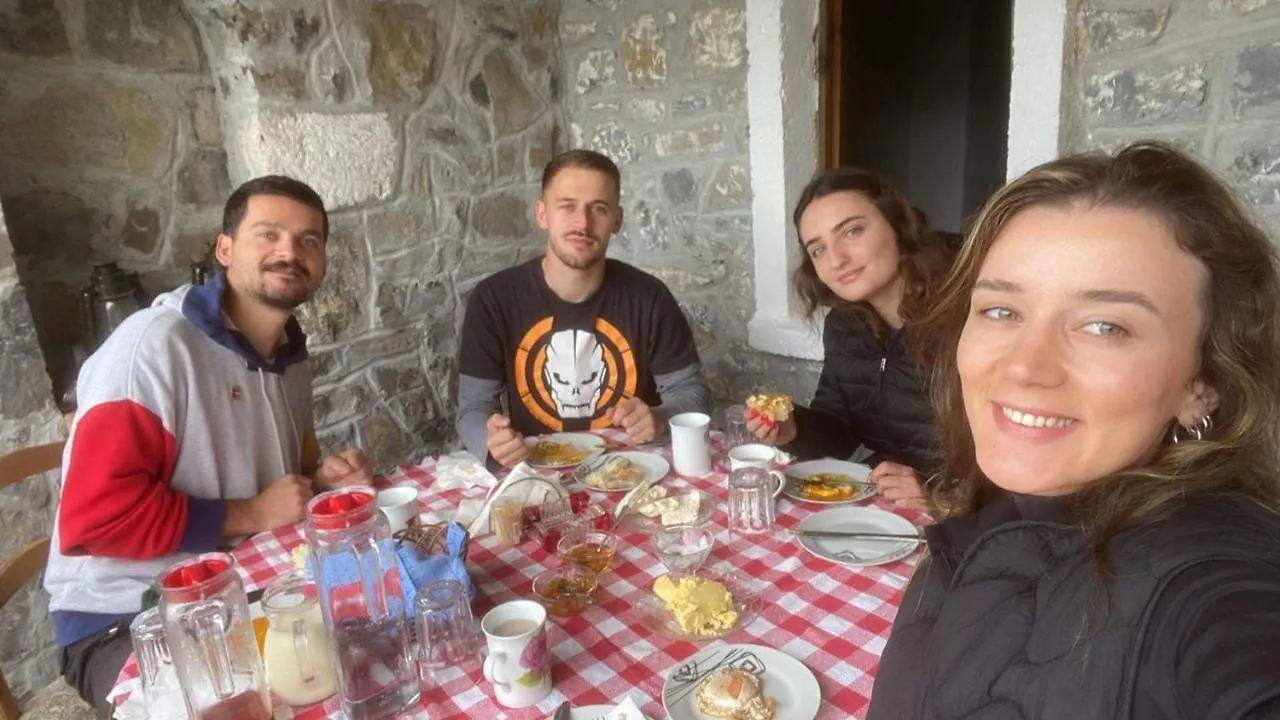Affittacamere Hotel Bujtina Carku Theth