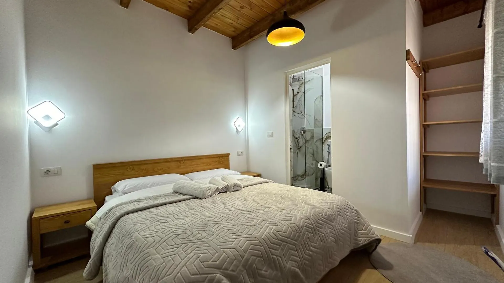 Hotel Bujtina Carku Theth