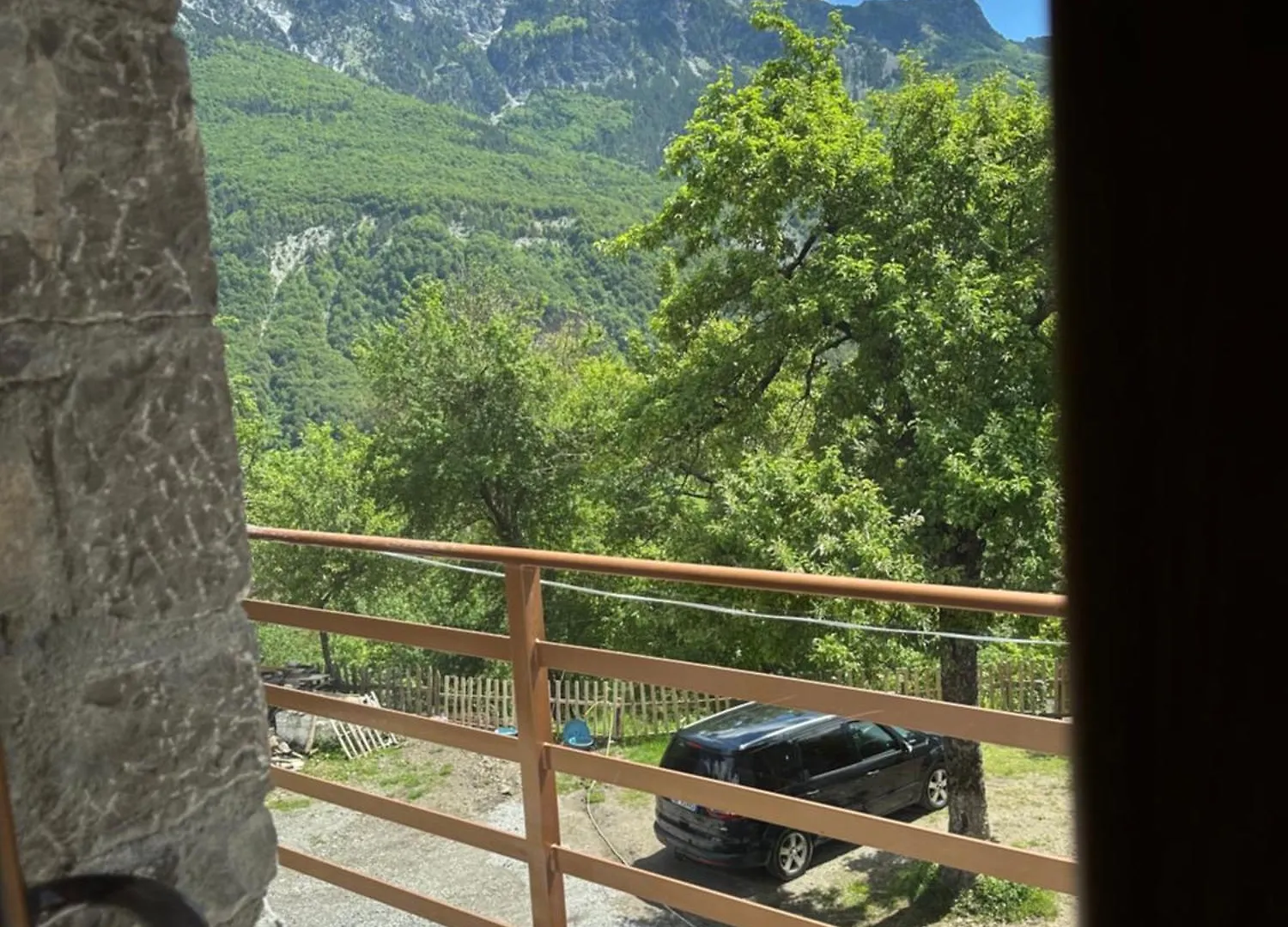 Hotel Bujtina Carku Theth 0*,  Albania