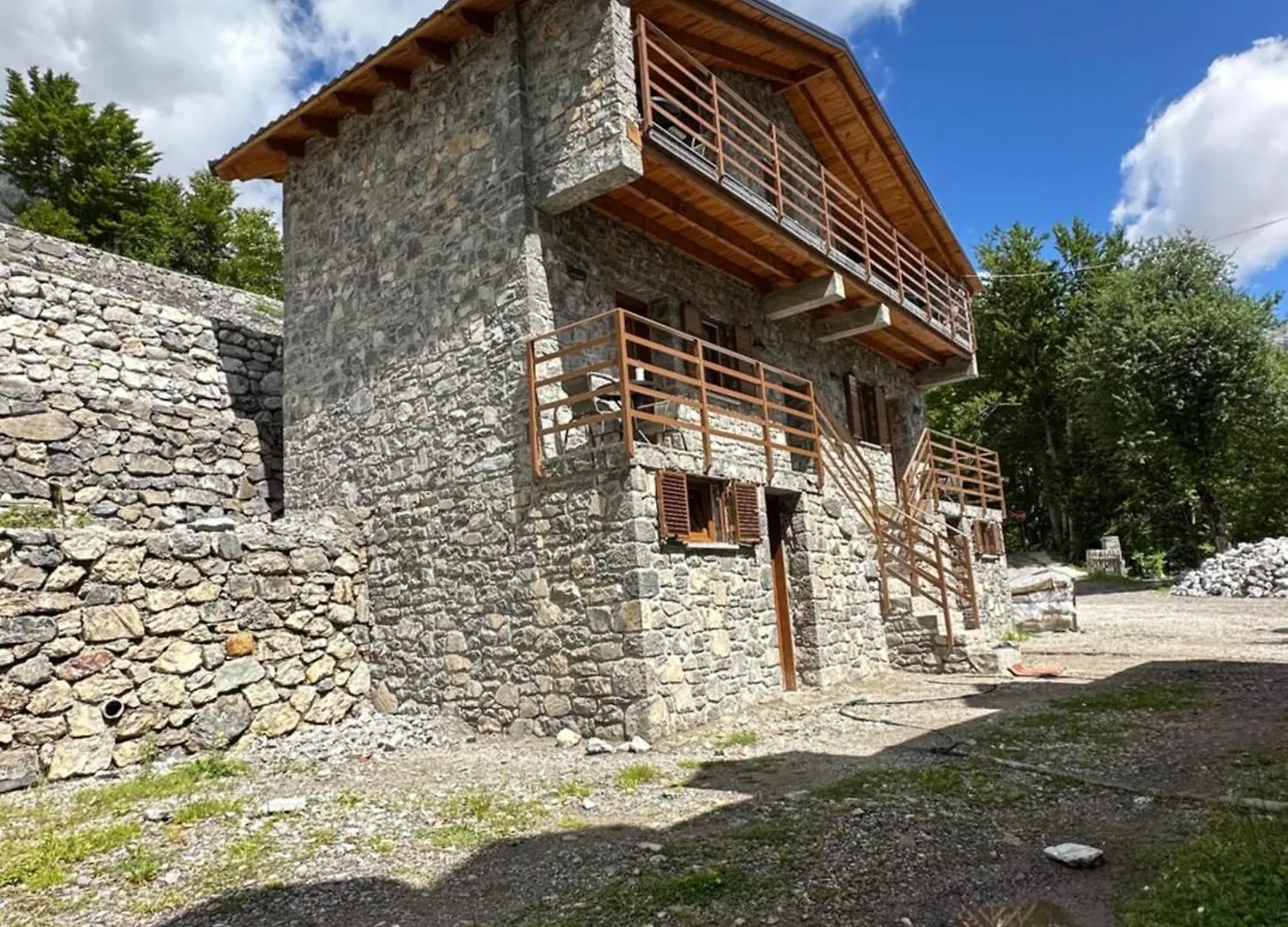 Hotel Bujtina Carku Theth