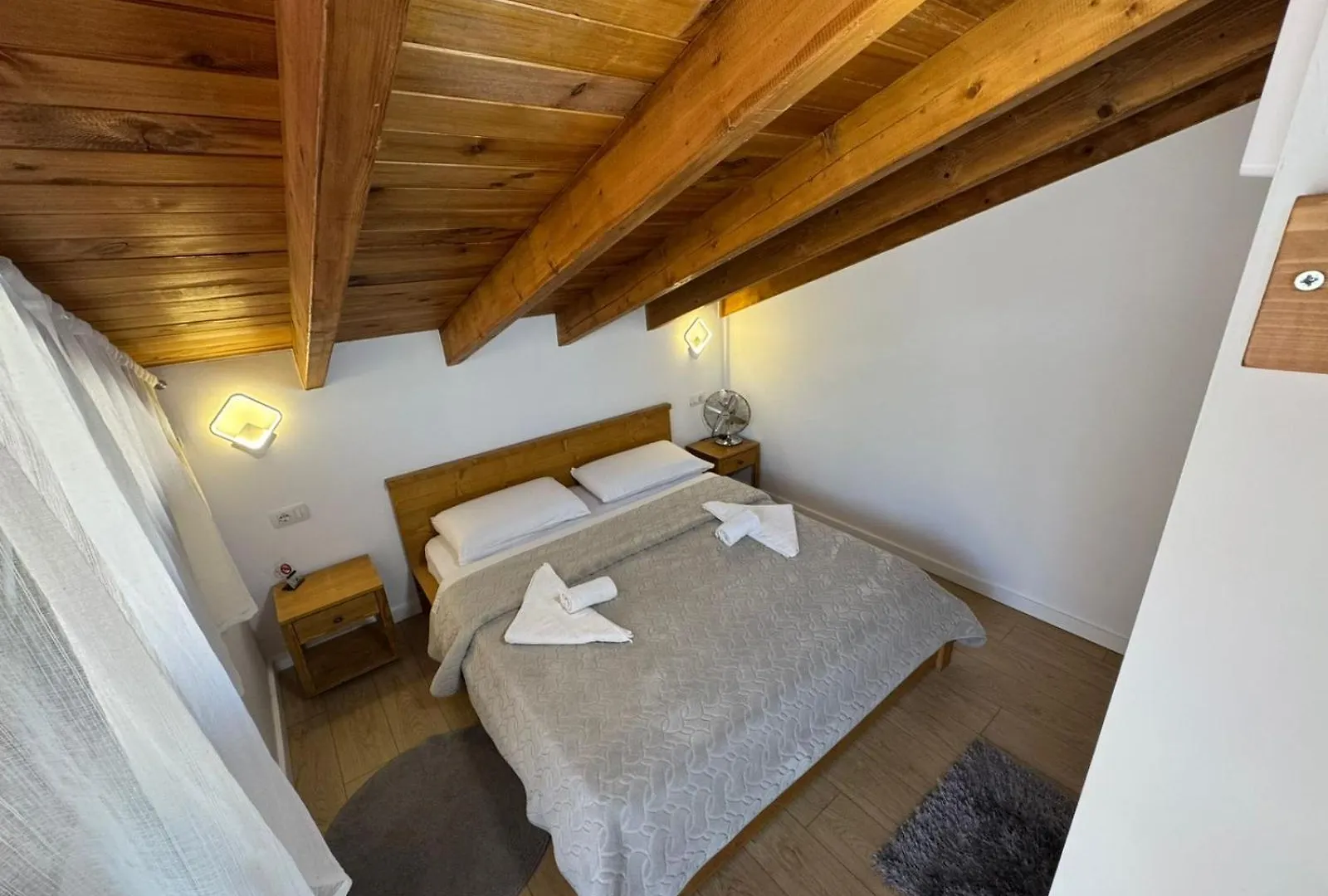 Hotel Bujtina Carku Theth Affittacamere