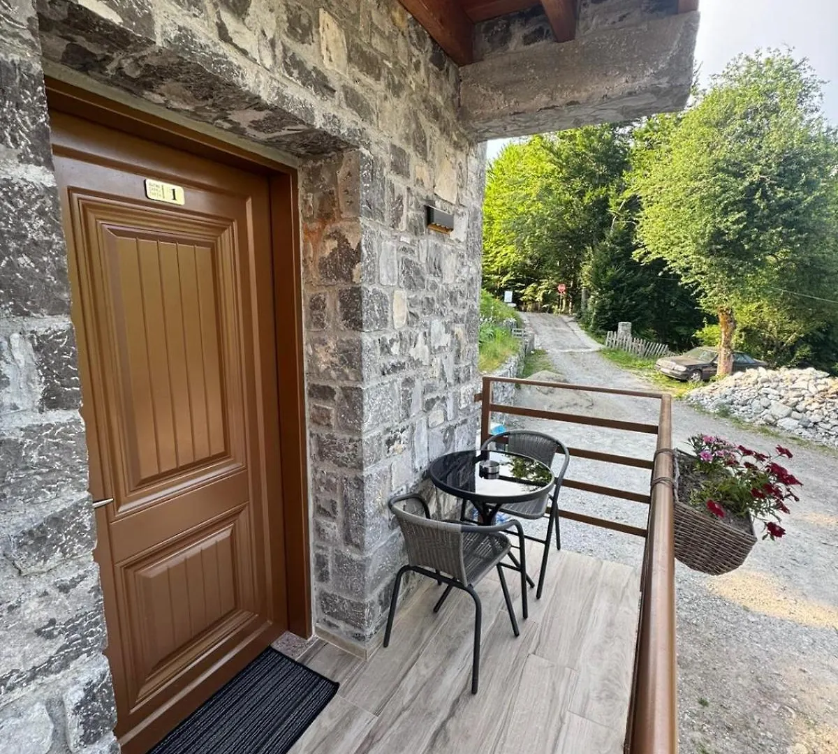 Hotel Bujtina Carku Theth 0*,  Albania