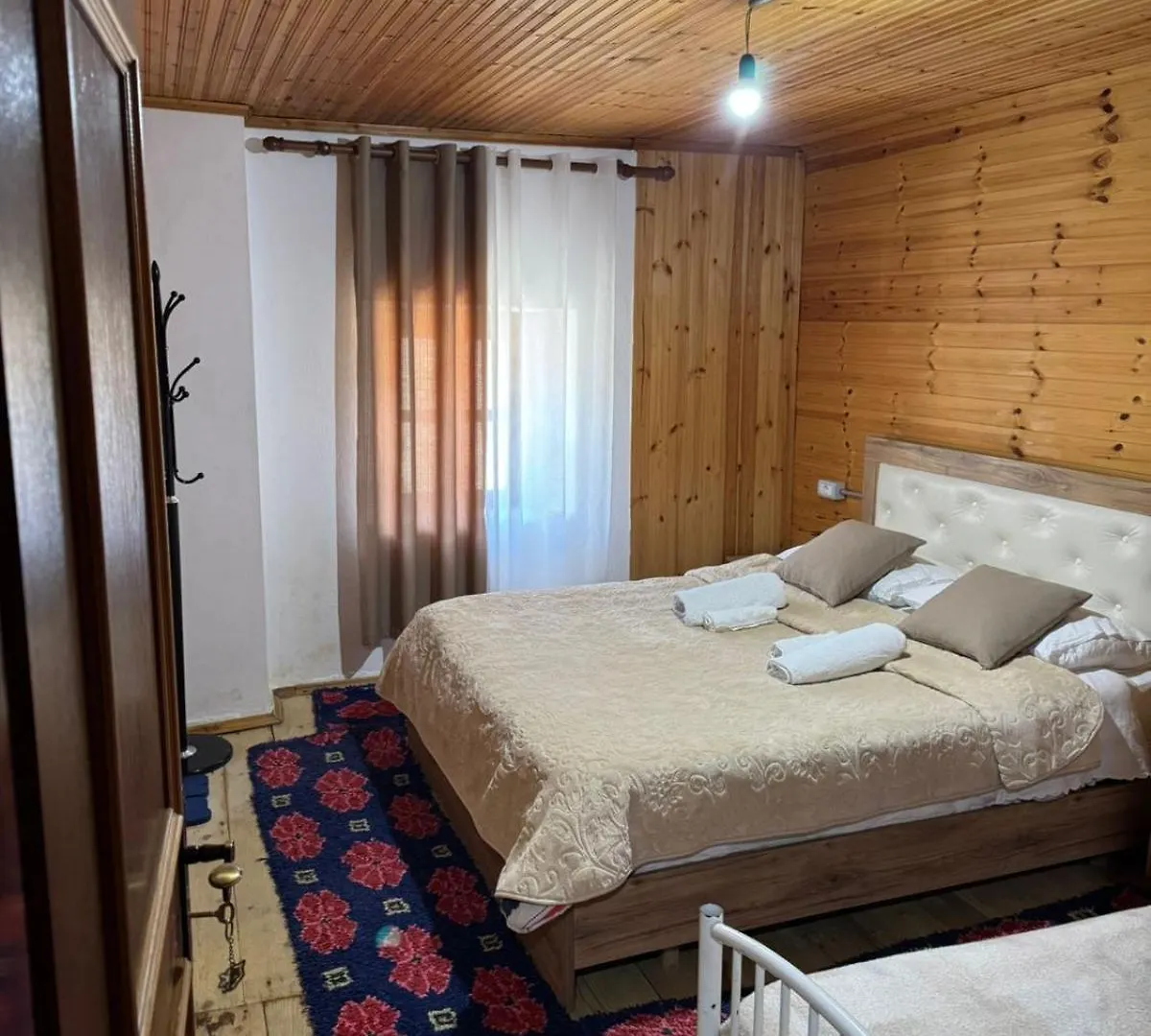 Affittacamere Hotel Bujtina Carku Theth Albania