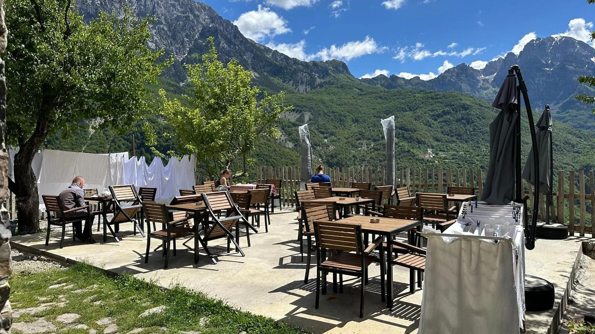 Bujtina Carku Hotel Theth